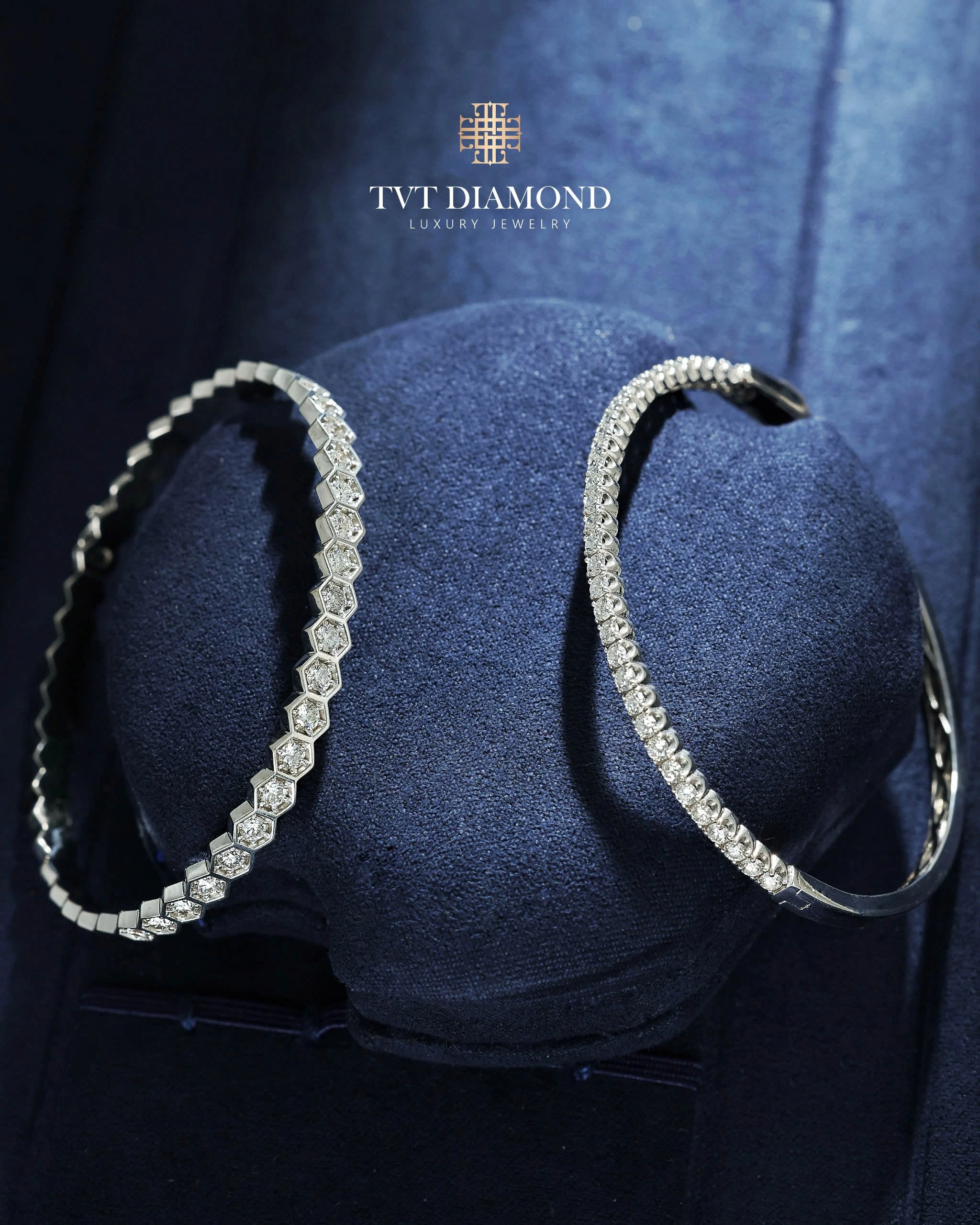 Lắc tay Chaumet đính nửa kim vàng trắng 3