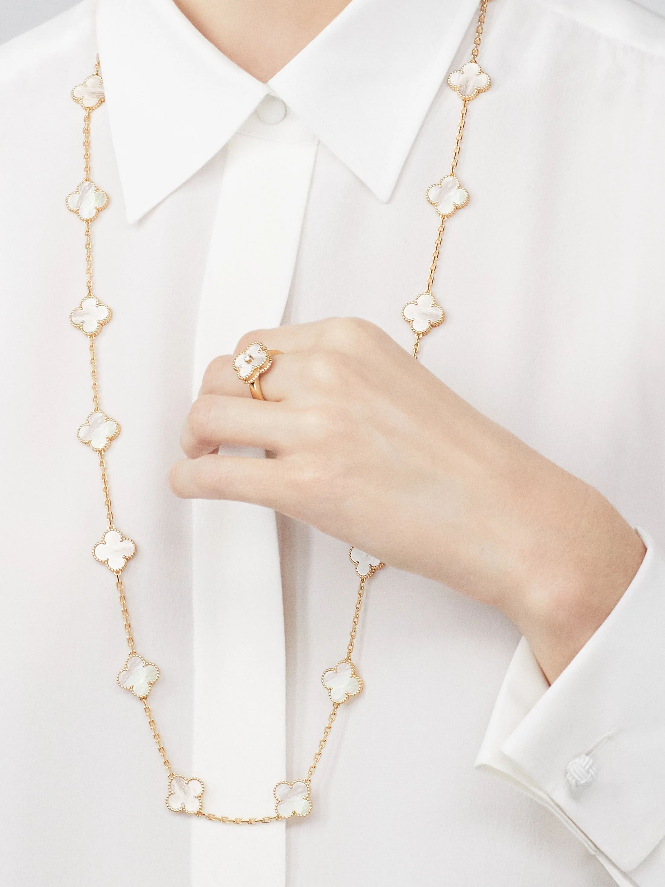 Nhẫn Vancleef Đính Kim Cương Tự Nhiên 3