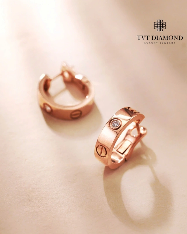 Khuyên tai Cartier Love vàng hồng