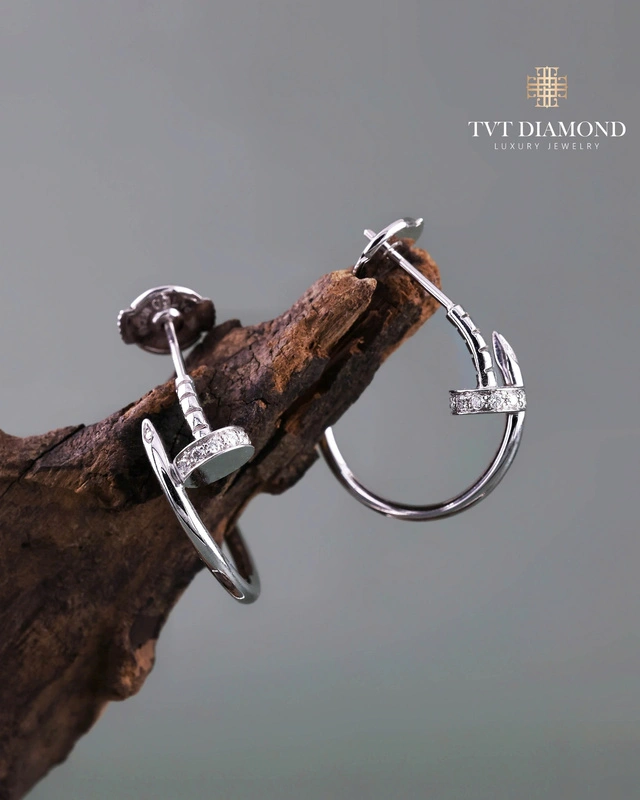 Khuyên tai Cartier đinh đính kim cương 2 đầu vàng trắng 18k