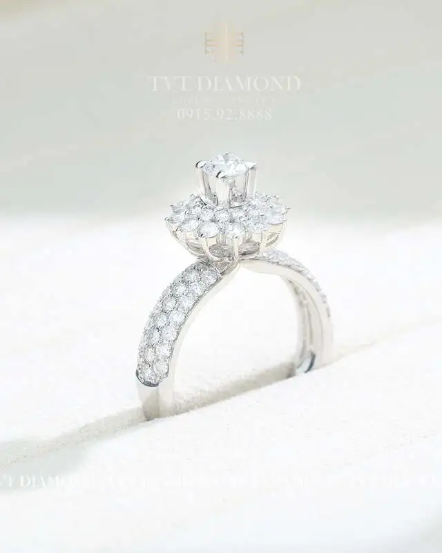 Nhẫn kim cương nữ Halo vuông ( Gắn GIA 1479750405 - D - VVS2 ) - VDG24055