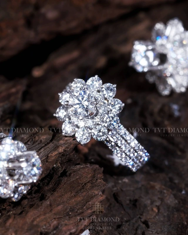 Nhẫn nữ kim cương thiết kế ( GIA: 2496946272 - 3,98 - D - IF ) - 24VDG19632